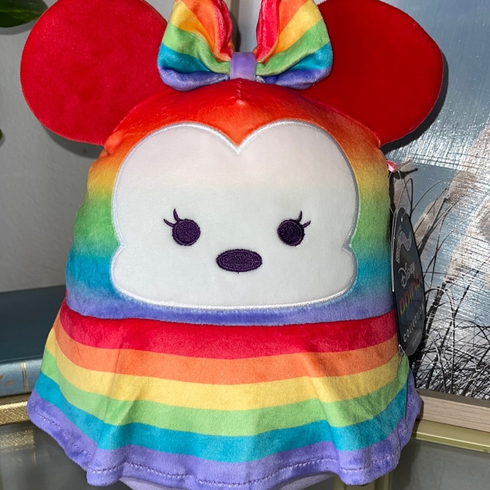 NWT Pride Minnie Mouse